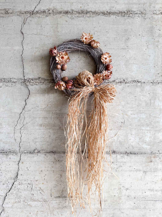 LUISETTA » Ghirlanda da appendere con fiori di Sulphurea e fiocco naturale